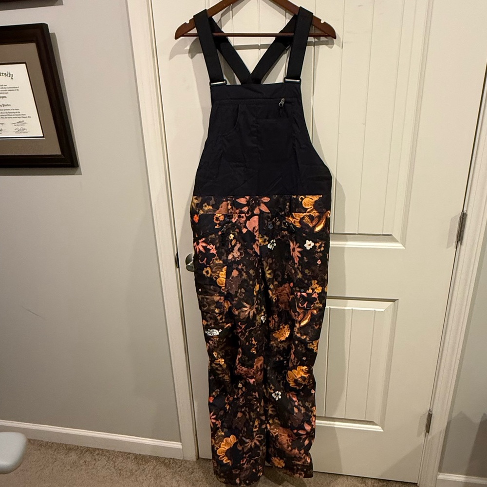 The North Face Women’s ski/board bibs XL